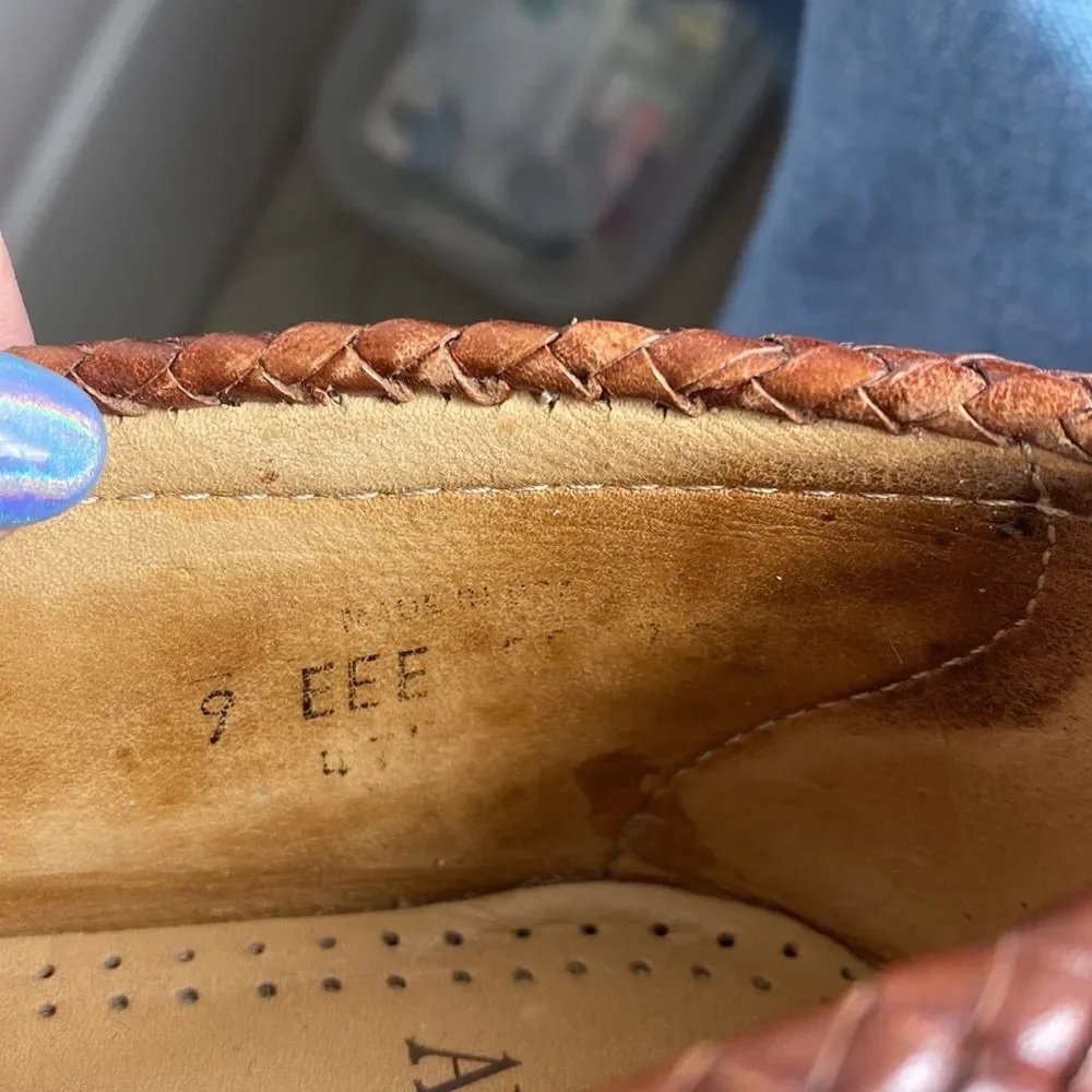 Allen Edmonds round toe